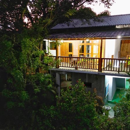 Sigiri Dilu Villa Sigiriya Luaran gambar