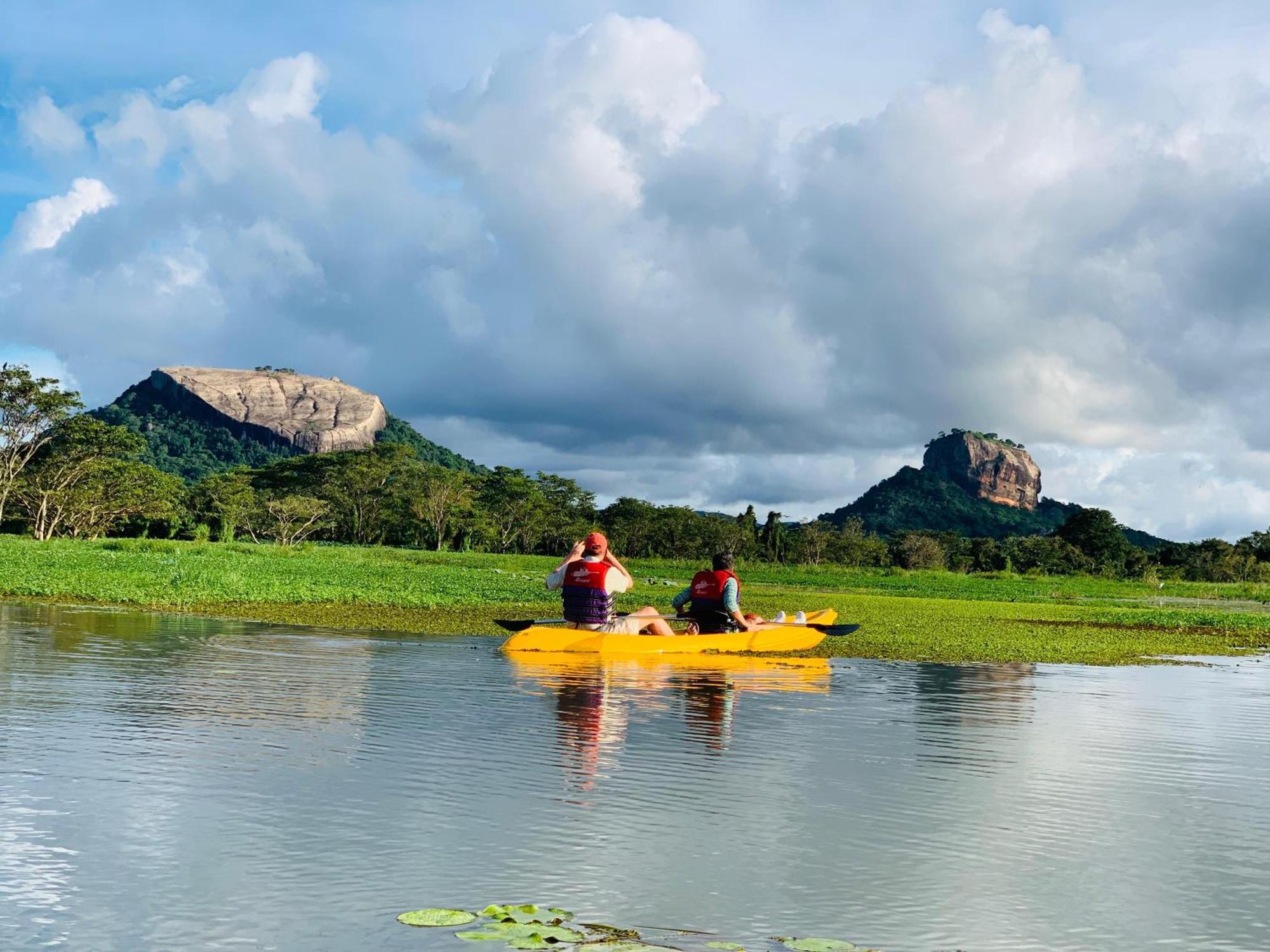 Sigiri Dilu Villa Sigiriya Luaran gambar