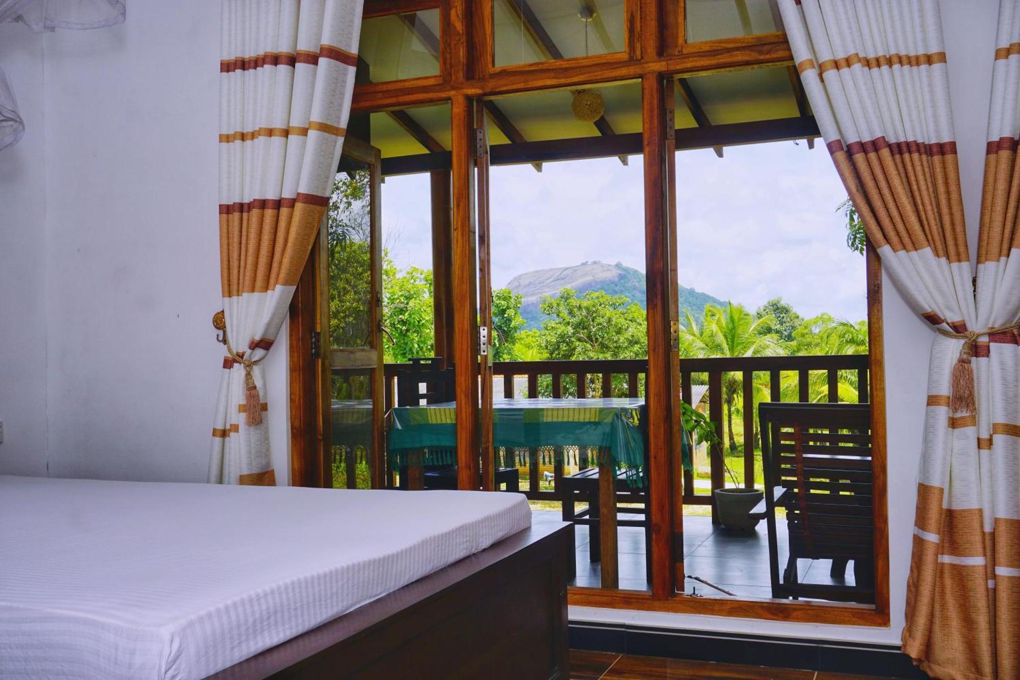 Sigiri Dilu Villa Sigiriya Luaran gambar
